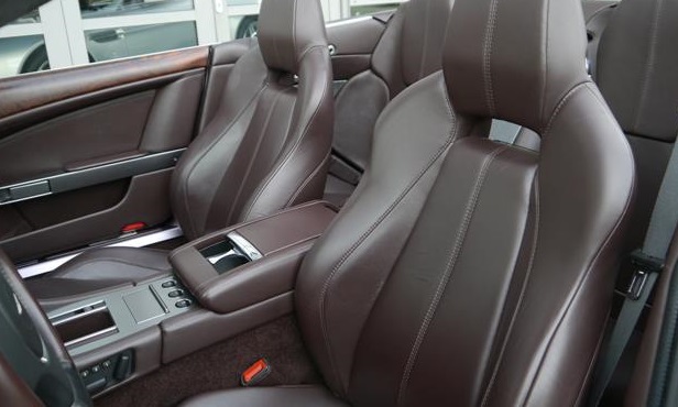 ASTON MARTIN DB9 (01/04/2008) - 